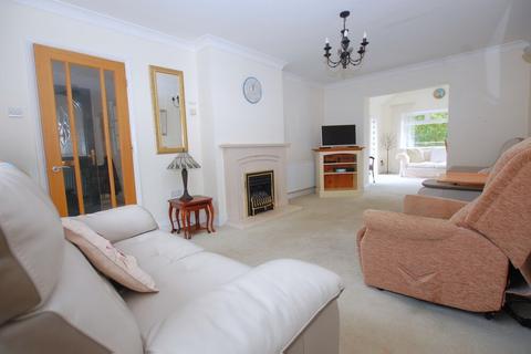 2 bedroom detached bungalow for sale, Sutton Park Avenue, Colchester