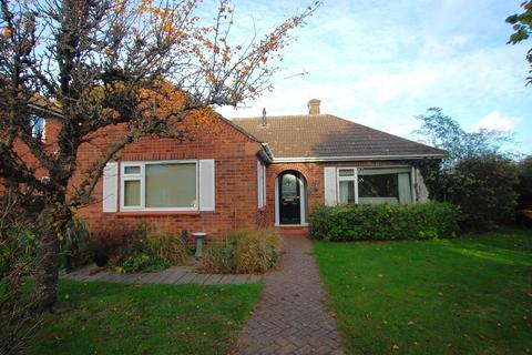 2 bedroom detached bungalow for sale, Sutton Park Avenue, Colchester