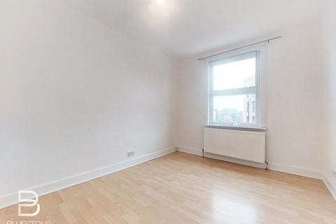 1 bedroom flat to rent, Station Road, Norwood Junction