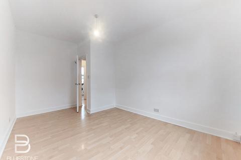 1 bedroom flat to rent, Station Road, Norwood Junction