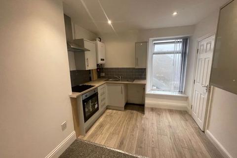 2 bedroom apartment to rent, Hope Street, Crook