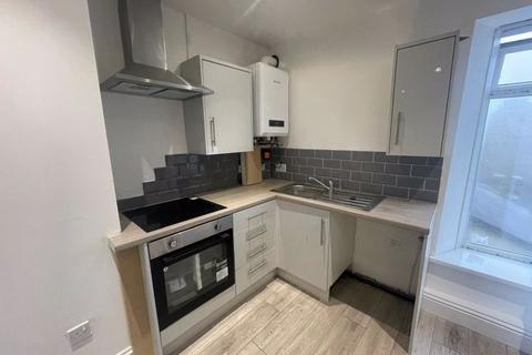 2 bedroom apartment to rent, Hope Street, Crook