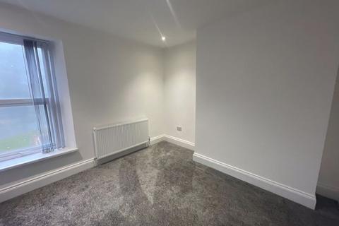 2 bedroom apartment to rent, Hope Street, Crook