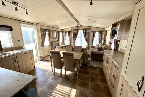 2 bedroom mobile home for sale, Essex Road, Hoddesdon