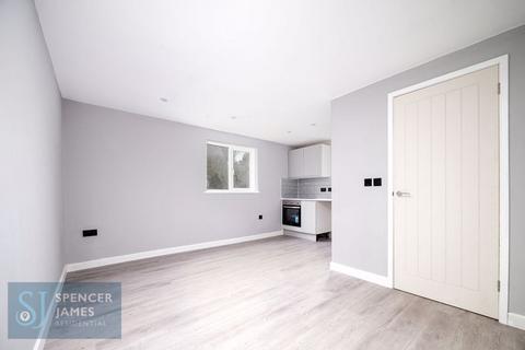 65 Jade Close, London, E16 3TZ