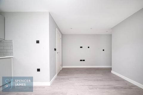 65 Jade Close, London, E16 3TZ