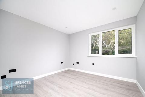 65 Jade Close, London, E16 3TZ