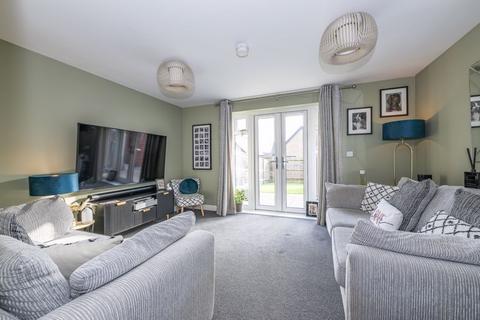 3 bedroom end of terrace house for sale, Trefoil Way, Ridgewood