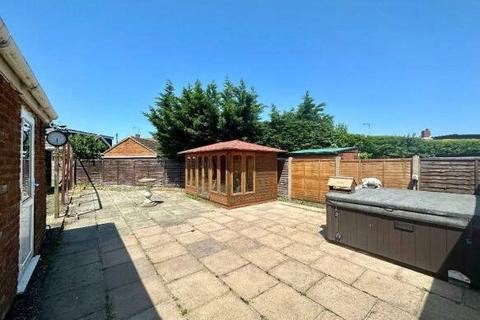 3 bedroom bungalow for sale, King William Close, Bedford MK45