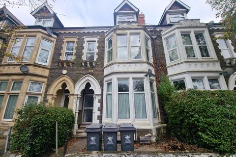 3 bedroom flat to rent, Albany Road