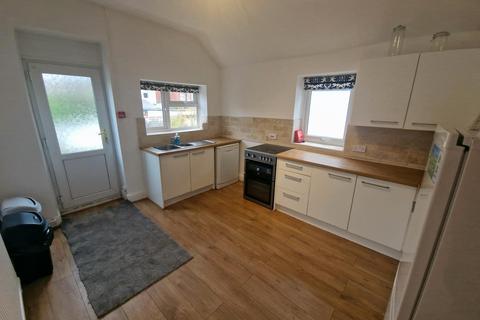 3 bedroom flat to rent, Albany Road