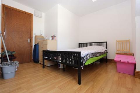 Property to rent, High Road, Wood Green N22