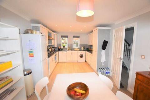 4 bedroom townhouse to rent, Cavell Drive, Bishops Stortford, CM23