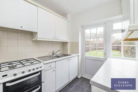 3 bedroom semi-detached house to rent, Pinner Hill Road, Pinner