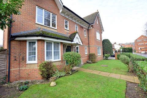 2 bedroom maisonette to rent, Chesswood Court, Bury Lane, Rickmansworth, Hertfordshire WD3 1DF