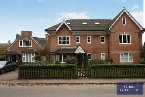 2 bedroom maisonette to rent, Chesswood Court, Bury Lane, Rickmansworth, Hertfordshire WD3 1DF