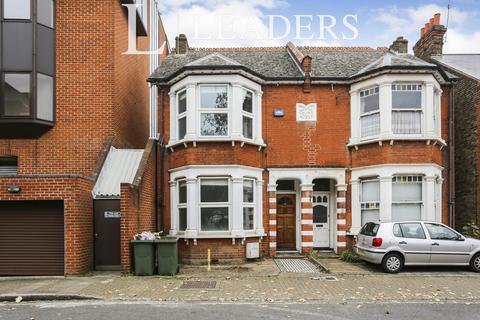 4 bedroom end of terrace house to rent, Queens Road, Bromley, BR2