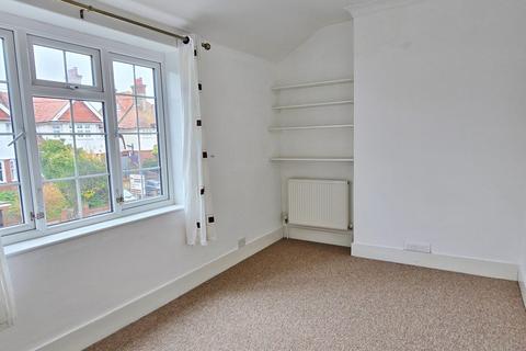 2 bedroom terraced house to rent, Summerdown Road