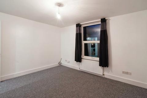 1 bedroom apartment to rent, Forest Drive East, Leyton