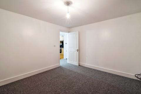 1 bedroom apartment to rent, Forest Drive East, Leyton