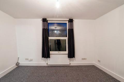 1 bedroom apartment to rent, Forest Drive East, Leyton