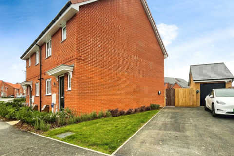 3 bedroom semi-detached house to rent, Woolhouse Way, Cringleford