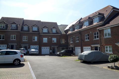 2 bedroom flat to rent, Hamble