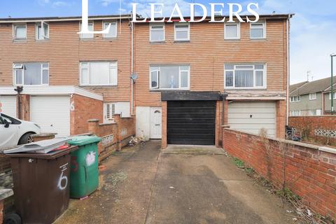 4 bedroom terraced house to rent, Comyn Gardens, NG3