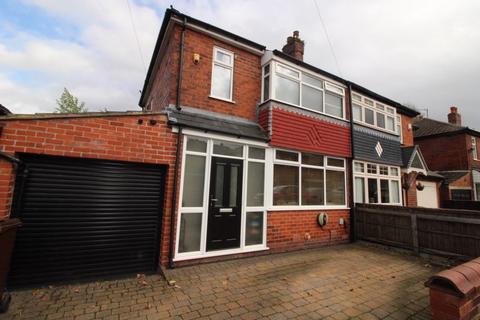 3 bedroom property to rent, Woodward Road, Manchester M25