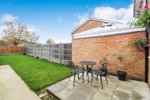 3 bedroom semi-detached house for sale, Wheathouse Close, Bedford MK41