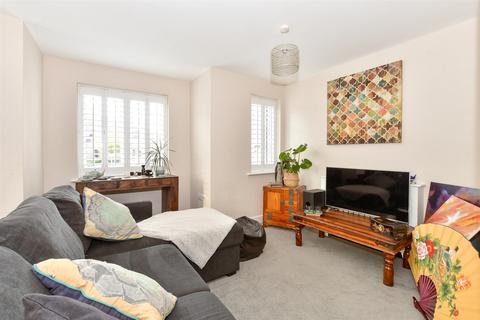 2 bedroom ground floor flat for sale, Illett Way, Faygate, Horsham, West Sussex