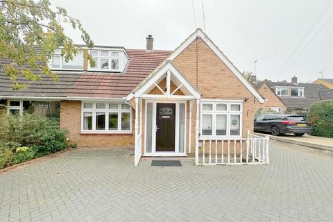 4 bedroom semi-detached house to rent, Oakfield Avenue, Hitchin, SG4 9JD