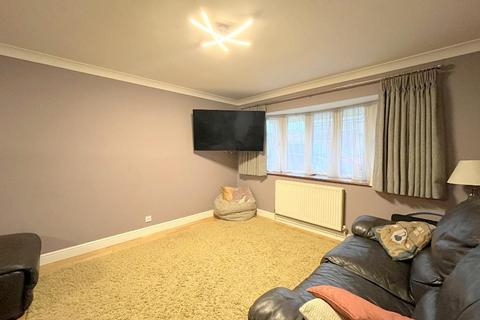 3 bedroom semi-detached house for sale, Benson Close, Bramingham, Luton, Bedfordshire, LU3 3QP