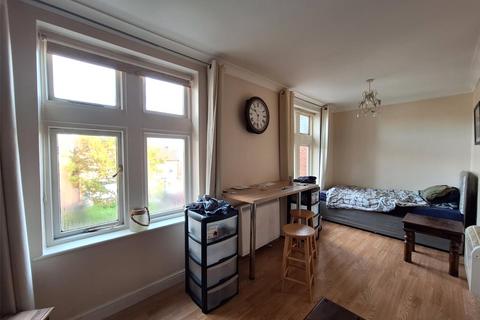 Studio for sale, The Woodlands, Birkenhead, Merseyside, CH41