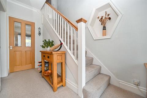 4 bedroom semi-detached house for sale, Old Hollings Hill, Guiseley, Leeds