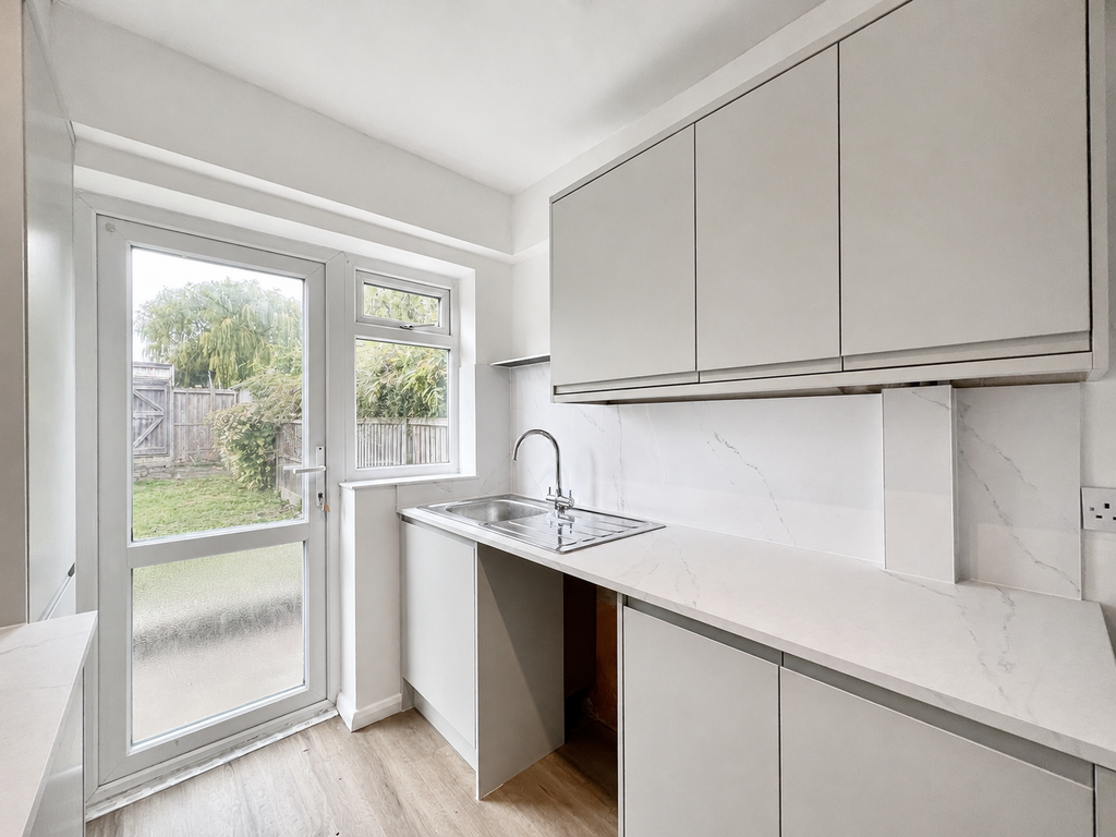 House in Romford - More