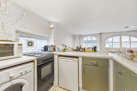 1 bedroom apartment for sale, Kensington Court Mews, Kensington, W8