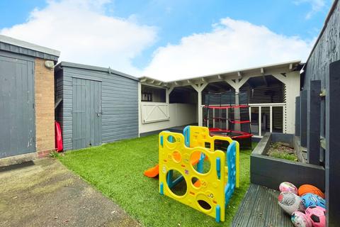 166 Lanchester Way, Birmingham, B36 9LF