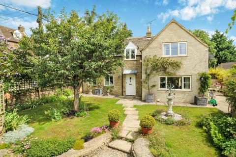 3 bedroom detached house for sale, Charlton Road, Tetbury, Gloucestershire