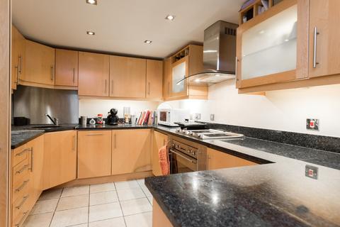 1 bedroom flat to rent, Millharbour, London, E14