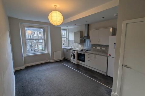 1 bedroom flat to rent, 20F Baldovan Terrace , ,