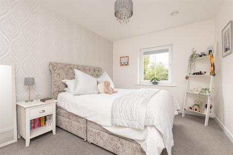 2 bedroom flat for sale, Campion Square, Dunton Green, Sevenoaks, Kent