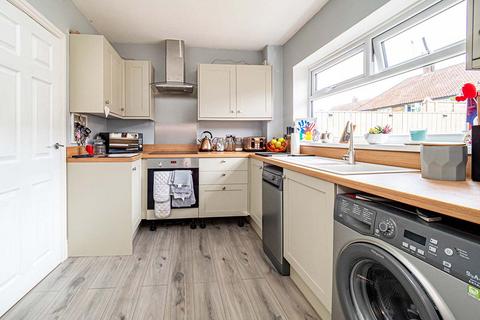 3 bedroom end of terrace house for sale, Waveney Road, East Yorkshire HU8