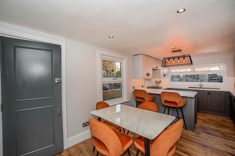 6 bedroom house share to rent, St. Johns Park, London SE3