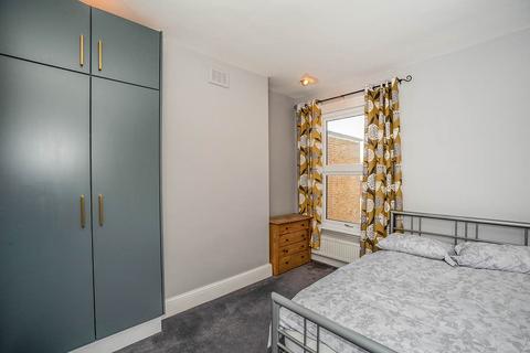 6 bedroom house share to rent, St. Johns Park, London SE3