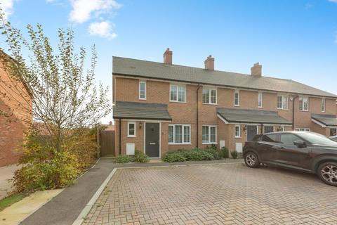 3 bedroom end of terrace house for sale, Field Lane, Kent DA11