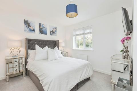 3 bedroom end of terrace house for sale, Field Lane, Kent DA11