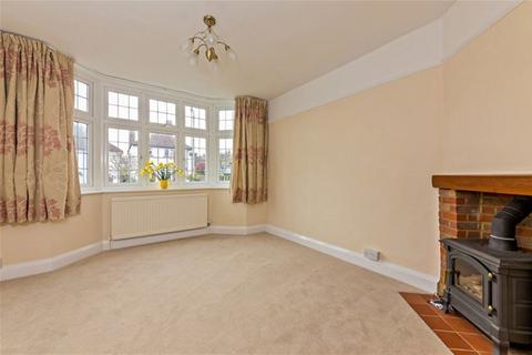 3 bedroom house to rent, Kitsbury Road, Berkhamsted