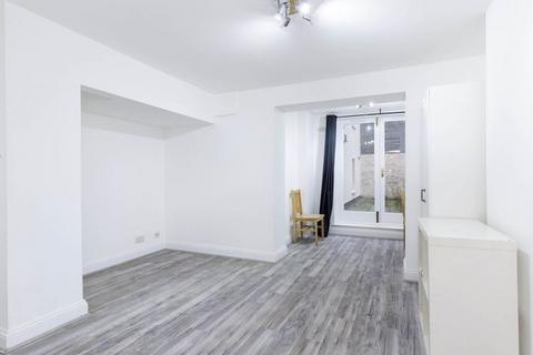 2 bedroom flat to rent, NW1