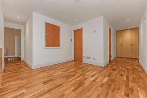 2 bedroom flat for sale, Benbow House, 24 New Globe Walk, Southwark